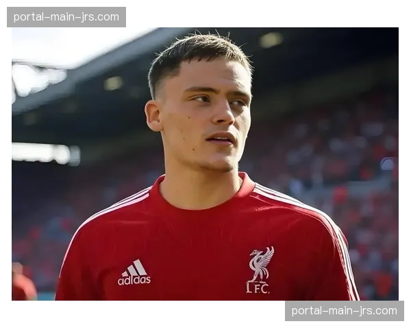 英超“双红会”花絮：弗格森爵士与达格利什在看台并肩观战