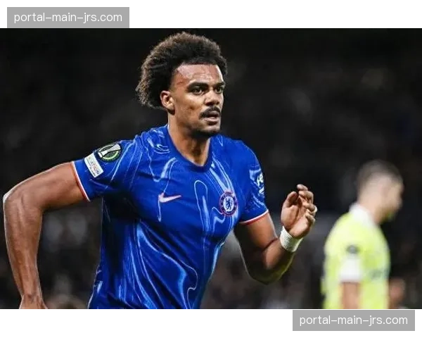 传闻:切尔西对葡萄牙体育边锋爱德华兹表示出强烈兴趣 传闻:切尔西对葡萄牙体育边锋爱德华兹表示出强烈兴趣